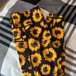 Constantly Varied Gear Full Length Leggings with Sunflower Print, size Large